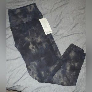 Never worn Lulumemon leggings brand new with tags